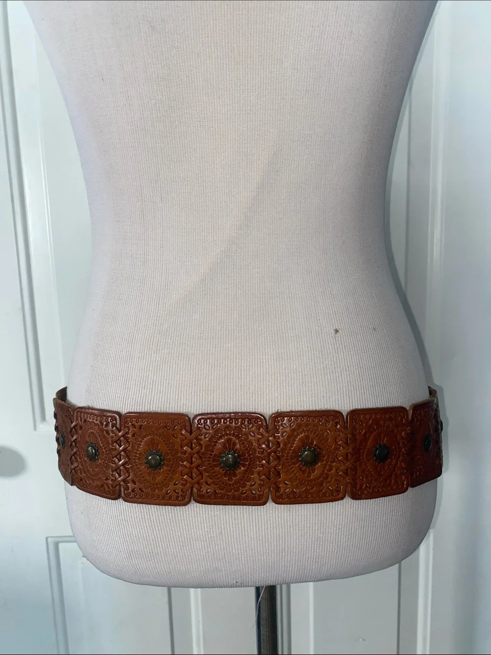 Lauren Ralph Lauren Gorgeous Large Leather Medallion Belt Large Brass Buckle L